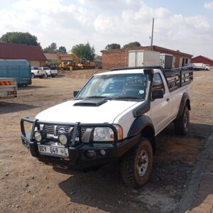 NISSAN NP300 2009-2021 MCC POST TYPE BUMPER REPLACEMENT BULLBAR